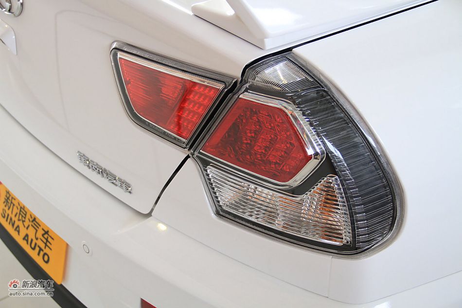 2012款V3菱悦到店实拍