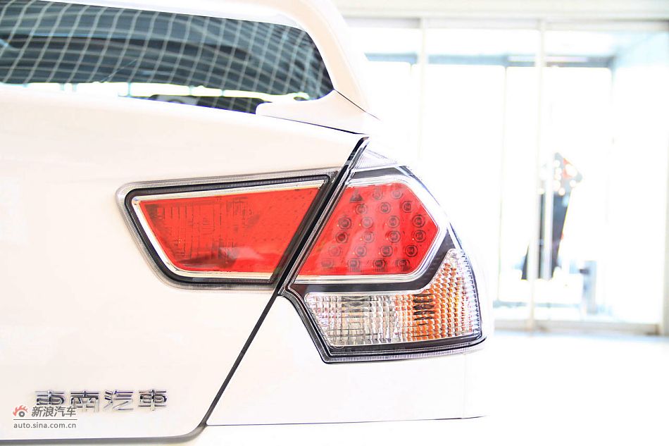 2012款V3菱悦到店实拍