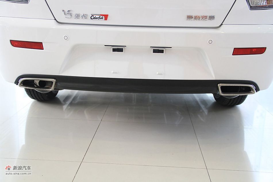 2012款V3菱悦到店实拍