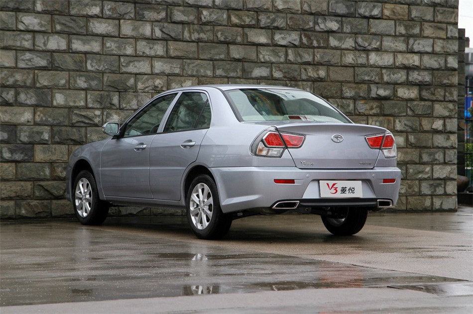 2012款 1.5L MT 舒适版 外观