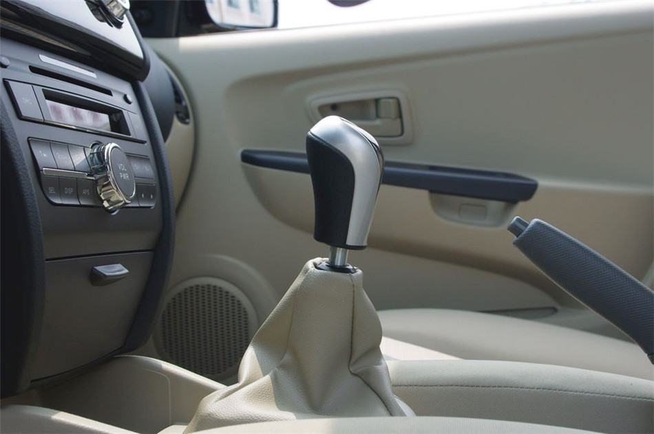 2012款 1.5L MT 舒适版 内饰