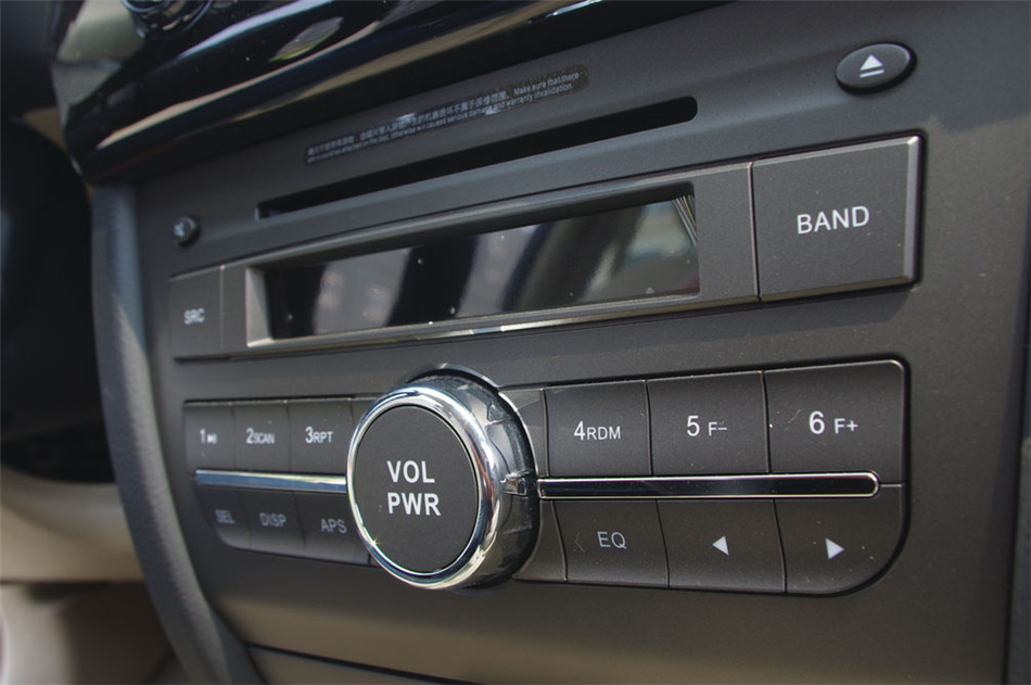 2012款 1.5L MT 舒适版 内饰