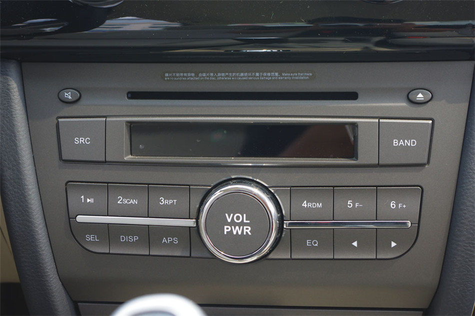 2012款 1.5L MT 舒适版 内饰