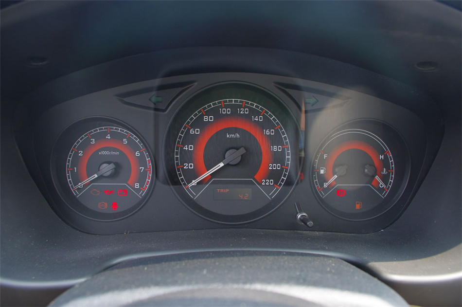 2012款 1.5L MT 舒适版 内饰