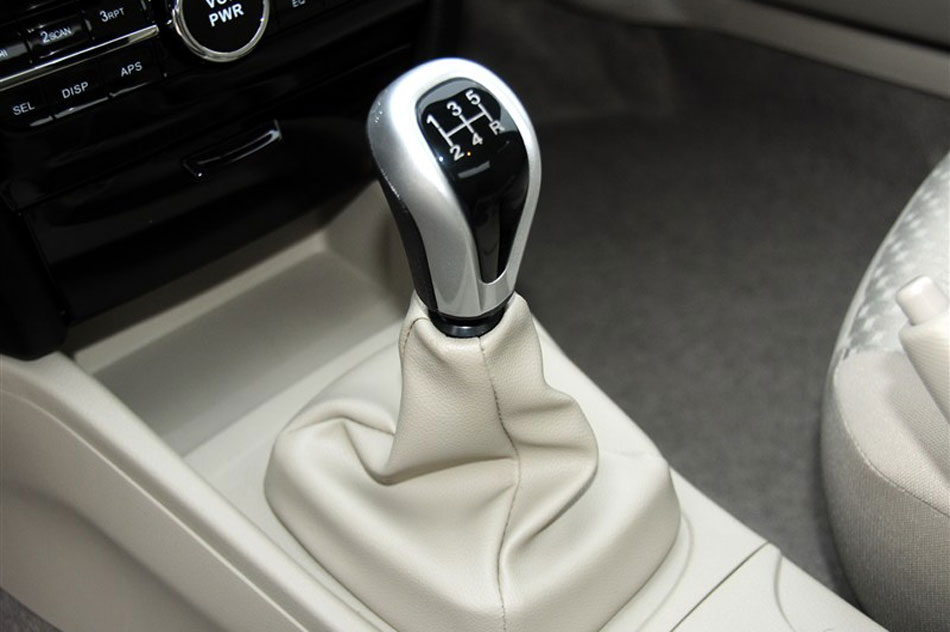 2014款V3菱悦1.5L手动亲民版