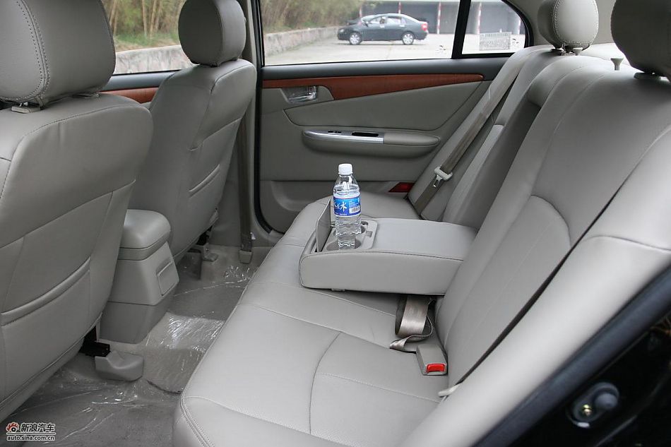 力帆620CVT内饰与细节