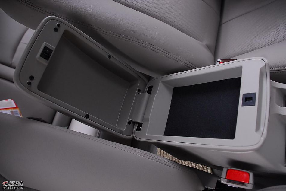 力帆620贺岁版内饰