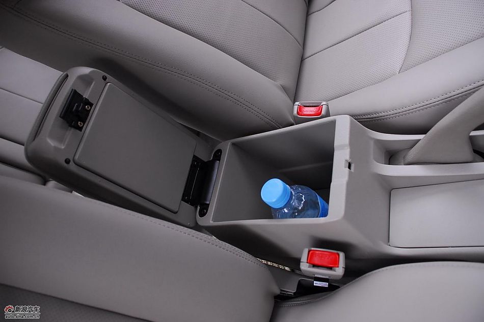 力帆620贺岁版内饰