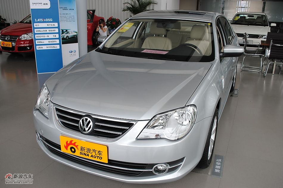 2011款新宝来外观整体