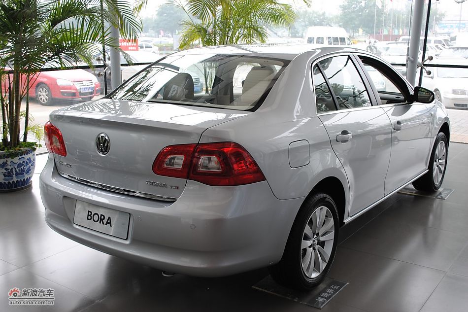 2011款新宝来外观整体