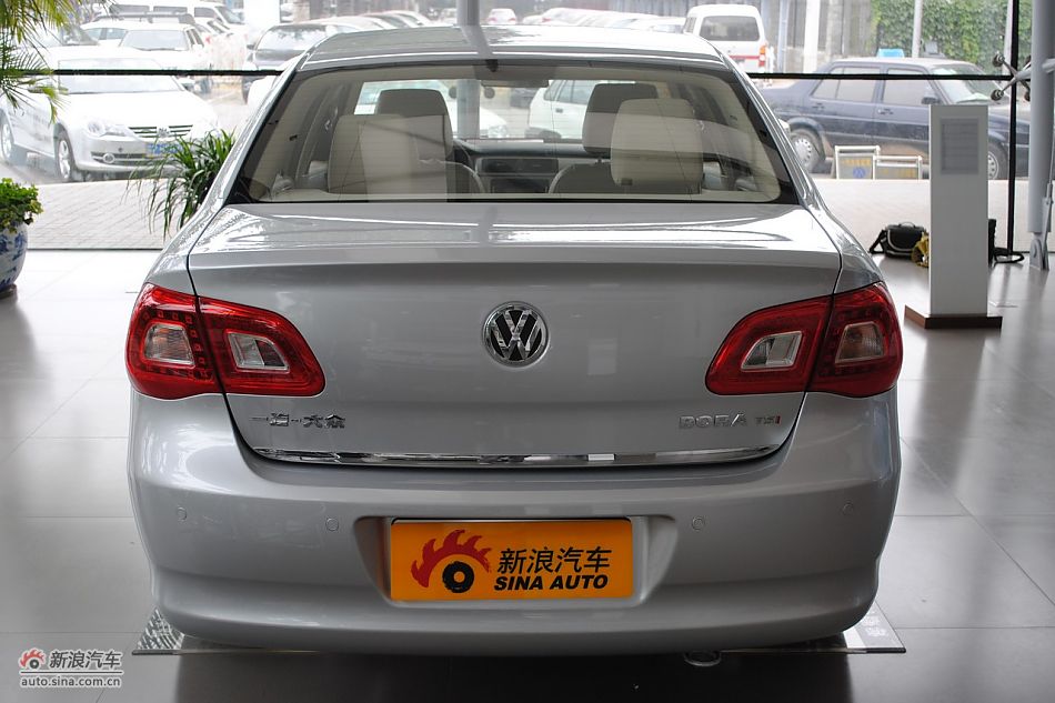 2011款新宝来外观整体