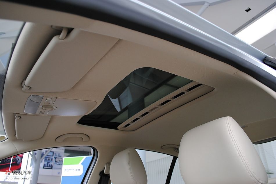 2011款新宝来内饰