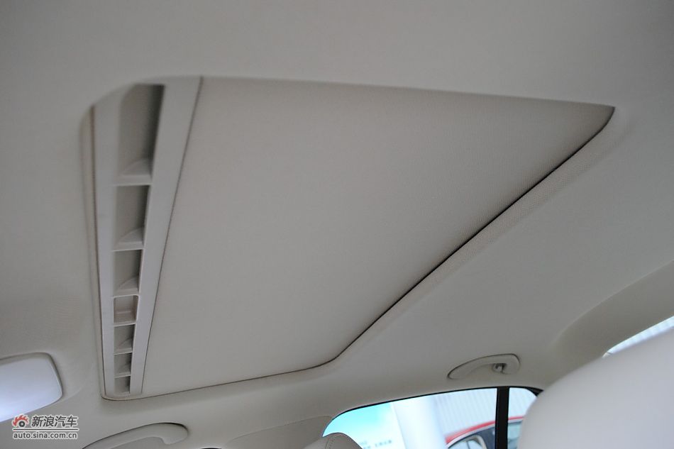 2011款新宝来内饰
