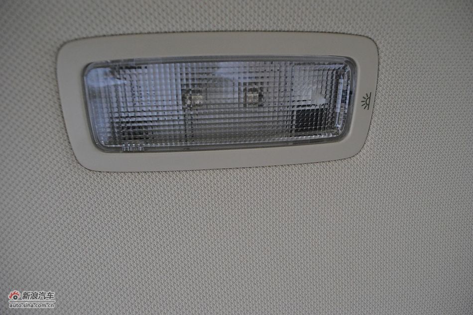 2011款新宝来内饰