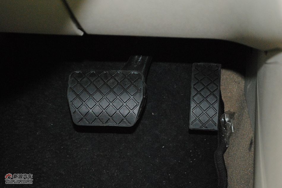 2011款新宝来内饰