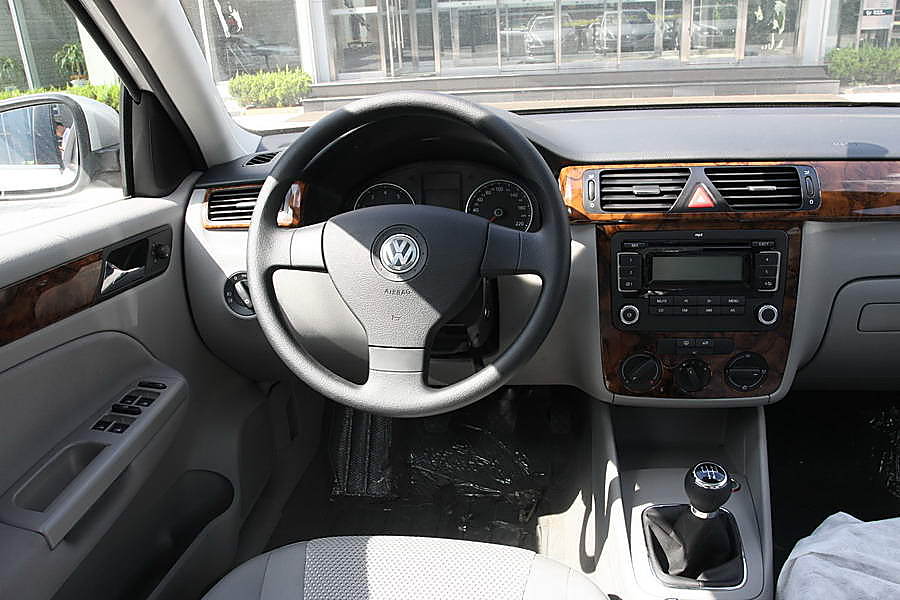 一汽-大众新宝来内饰实拍图