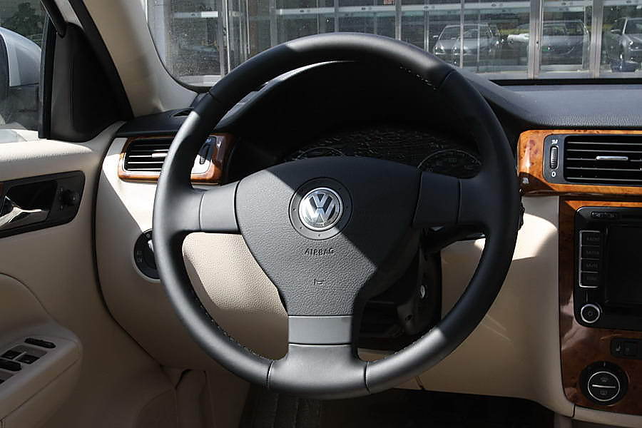 一汽-大众新宝来内饰实拍图