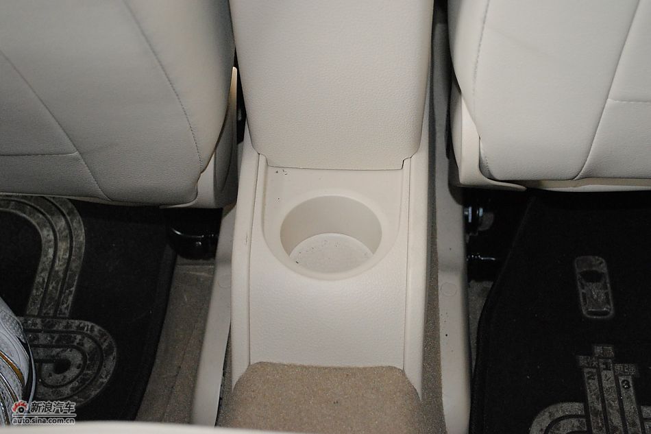 2011款新宝来内饰