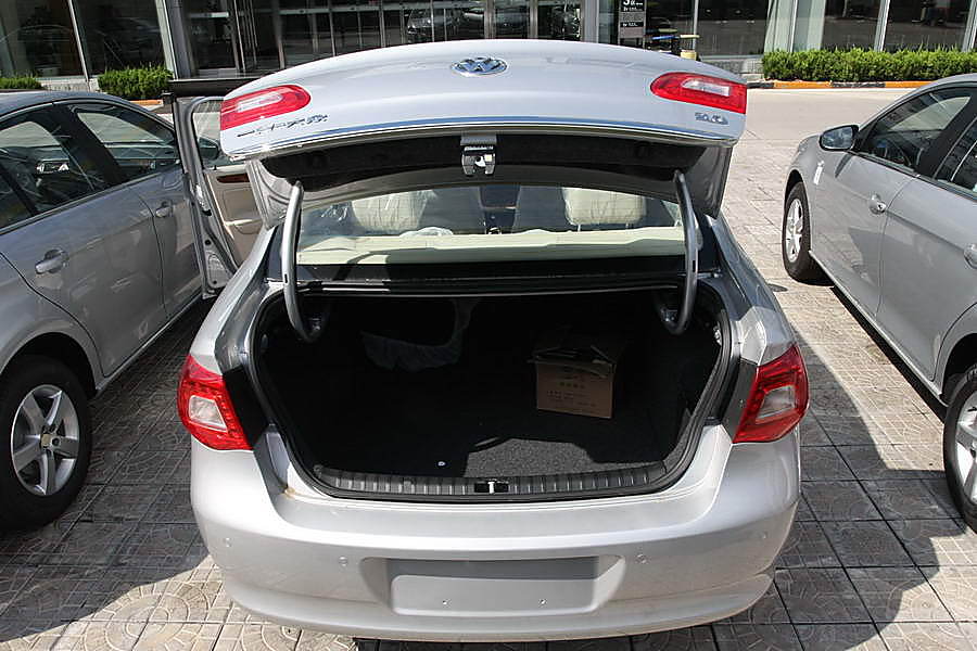 一汽-大众新宝来外观实拍图