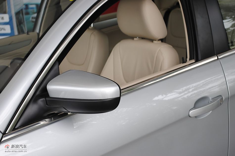 2011款新宝来外观细节