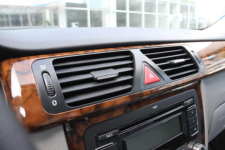 一汽-大众新宝来外观实拍图