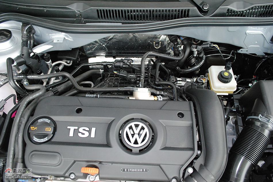 2011款新宝来发动机