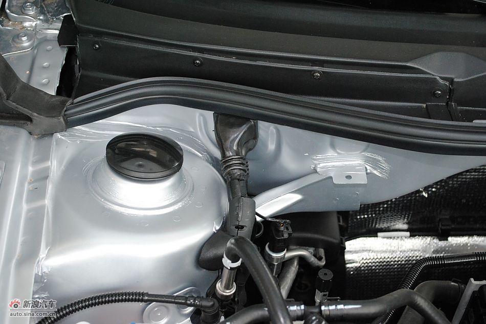 2011款新宝来发动机