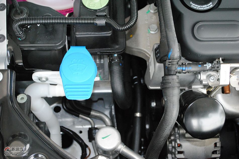 2011款新宝来发动机