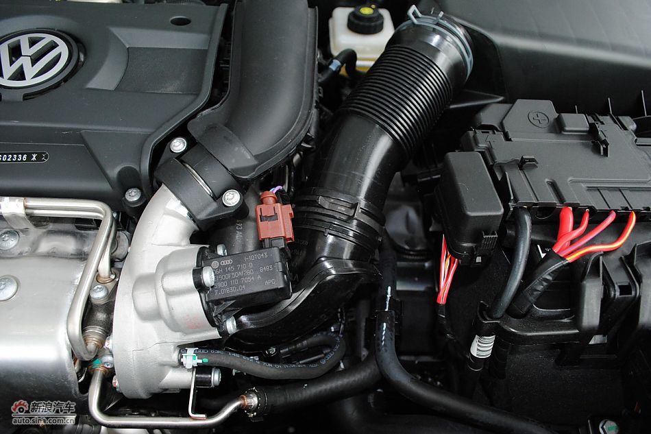 2011款新宝来发动机