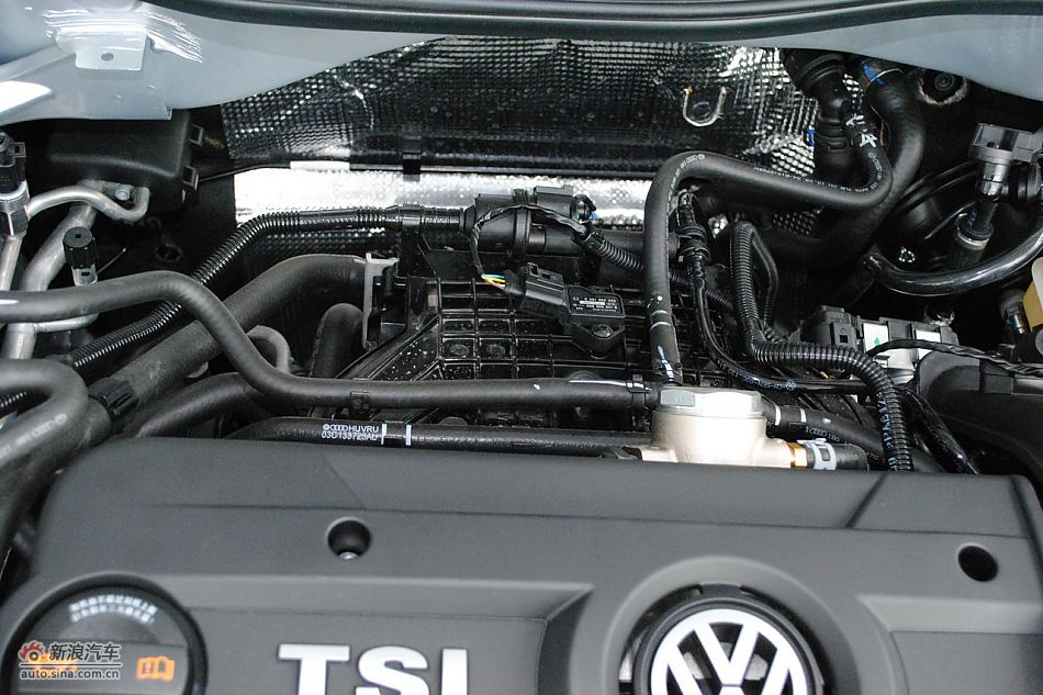 2011款新宝来发动机