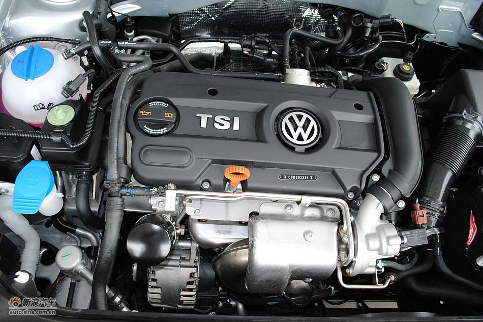 2011款新宝来发动机