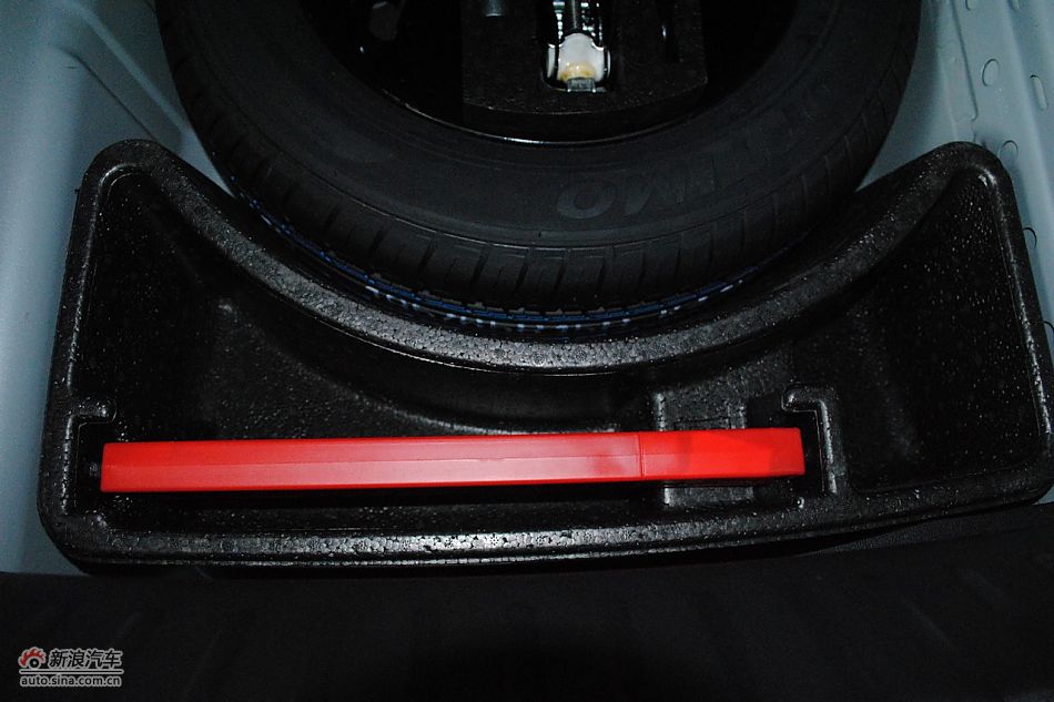 2011款新宝来备胎