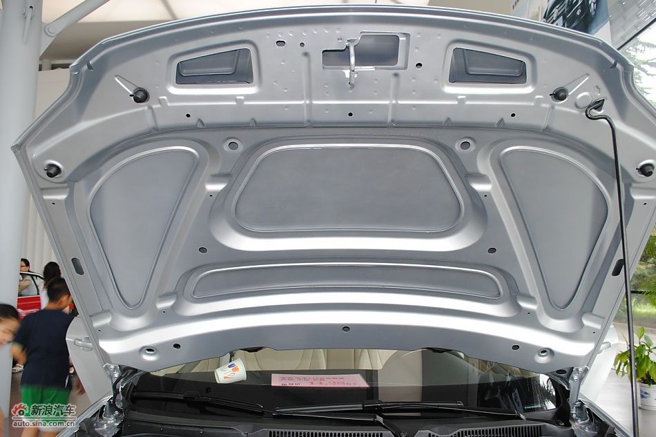 2011款新宝来发动机