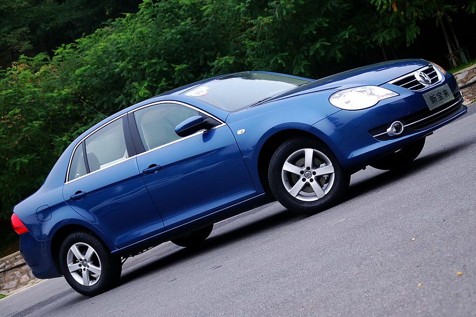 图为新宝来试车实拍图外观