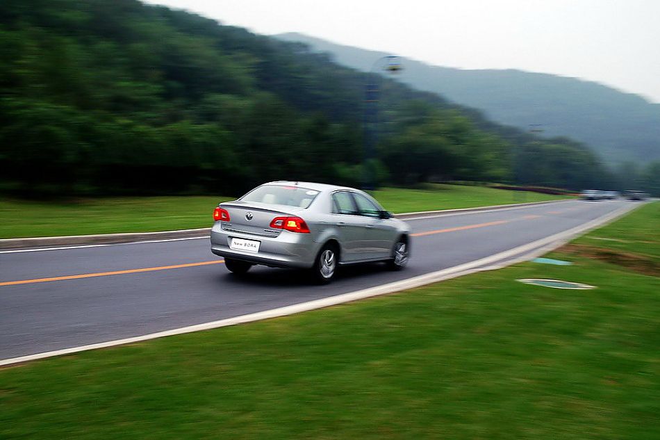 图为新宝来试车实拍图外观