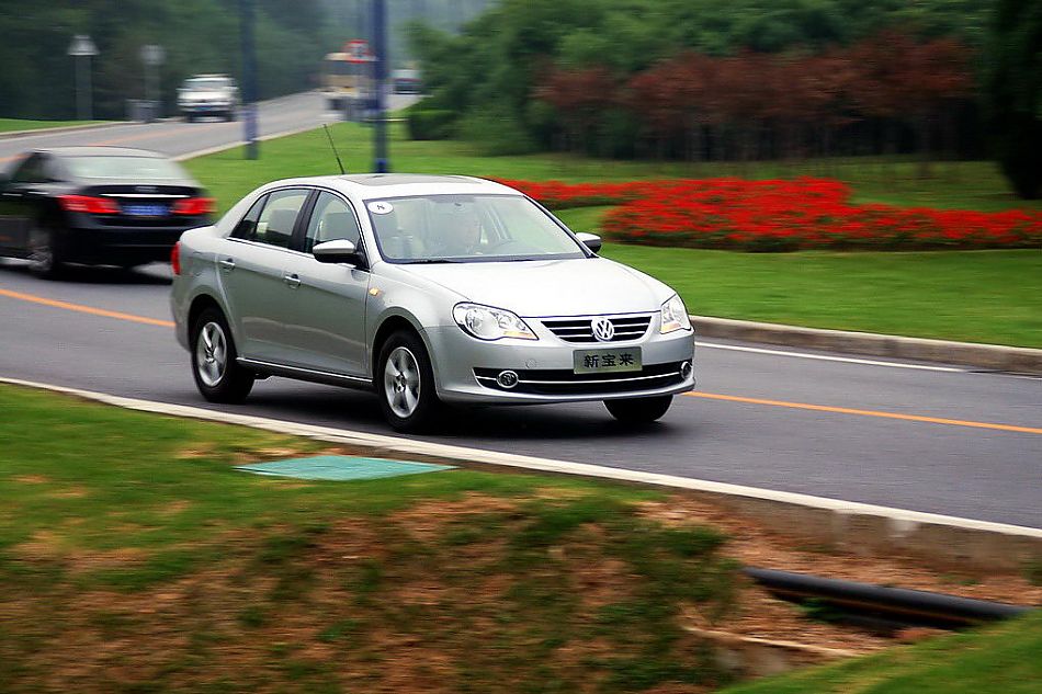 图为新宝来试车实拍图外观