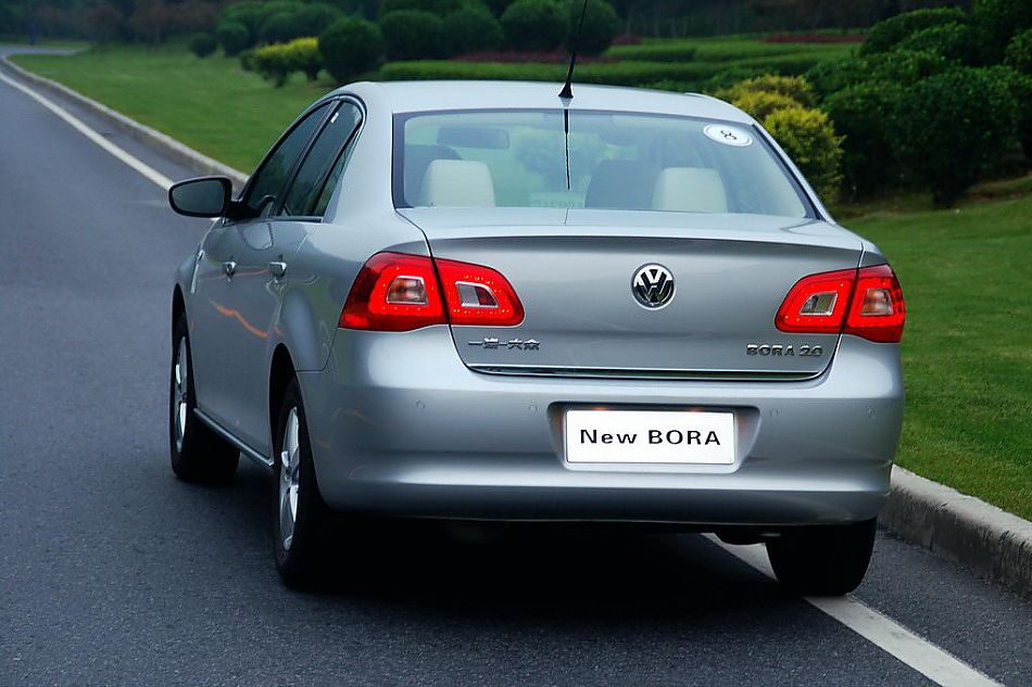 图为新宝来试车实拍图外观