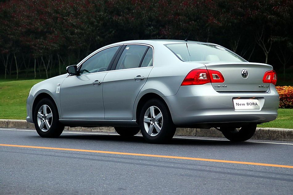 图为新宝来试车实拍图外观