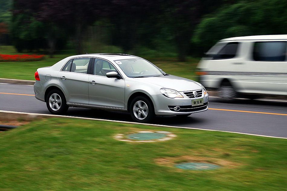 图为新宝来试车实拍图外观