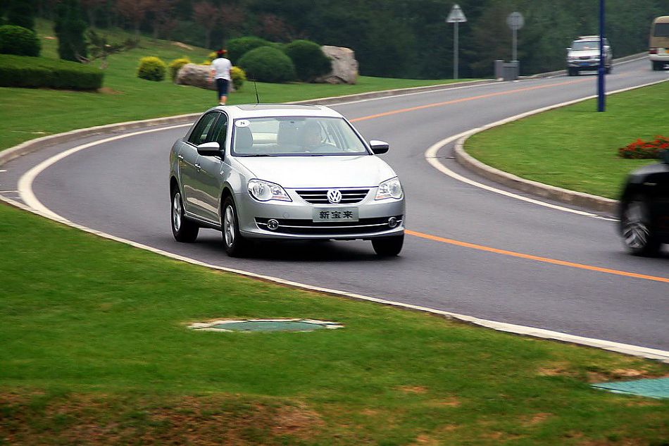 图为新宝来试车实拍图外观