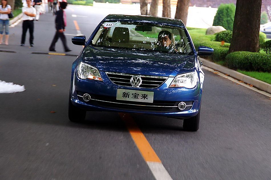 新宝来实拍图外观