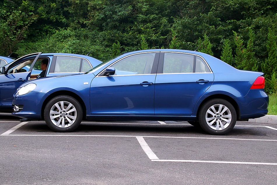 新宝来实拍图外观