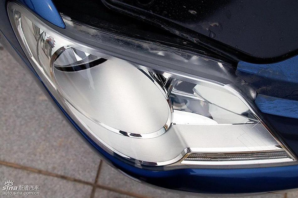 新宝来试车实拍图发动机细节