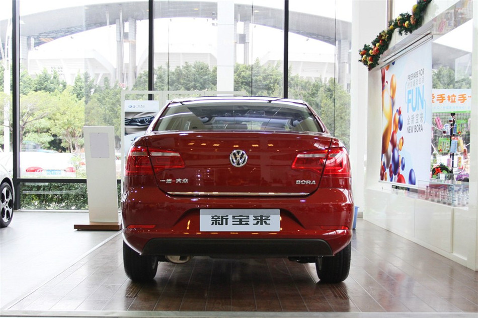 2013款新宝来1.6L自动豪华型
