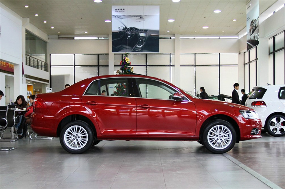 2013款新宝来1.6L自动豪华型