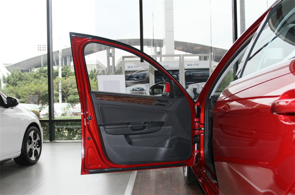 2013款新宝来1.6L自动豪华型