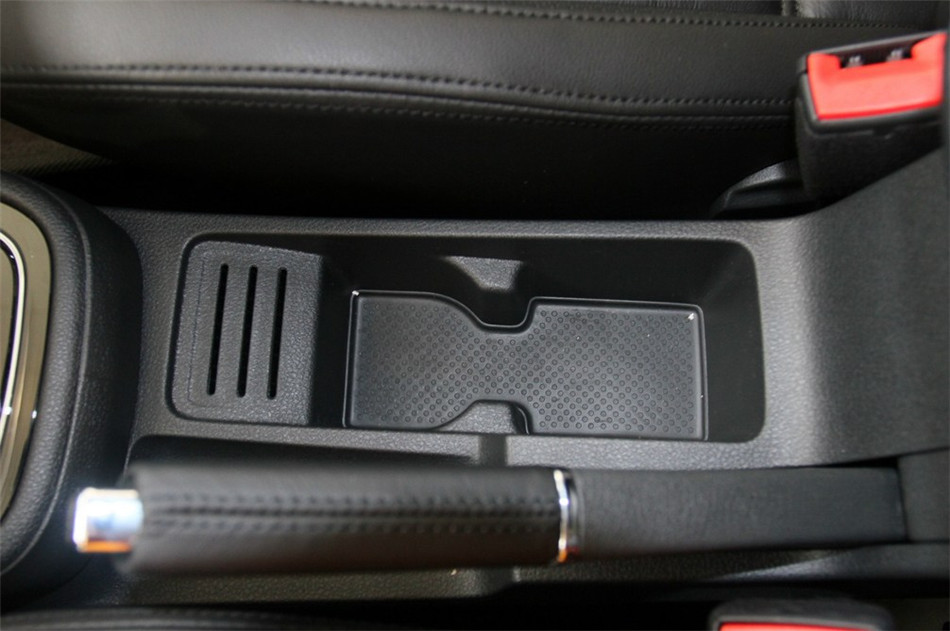 2013款新宝来1.6L自动豪华型