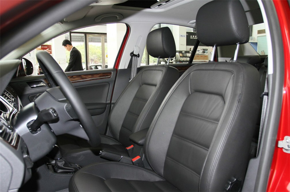 2013款新宝来1.6L自动豪华型