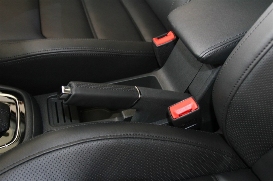 2013款新宝来1.6L自动豪华型