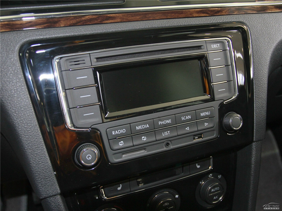 2013款新宝来1.6L自动豪华型